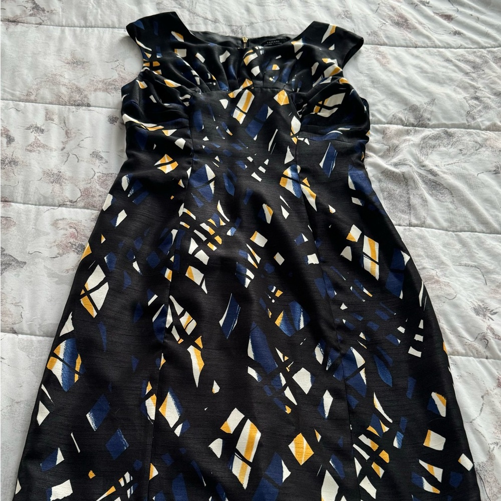 Tahari Arthur S. Levine geometric black structured exposed zipper dress, size 6